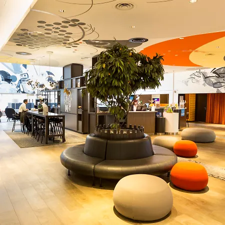 Отель Novotel Linate Aeroporto Милан